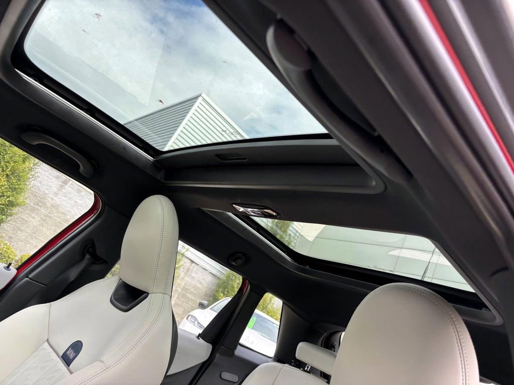 Certified 2025 MINI Cooper S image 26