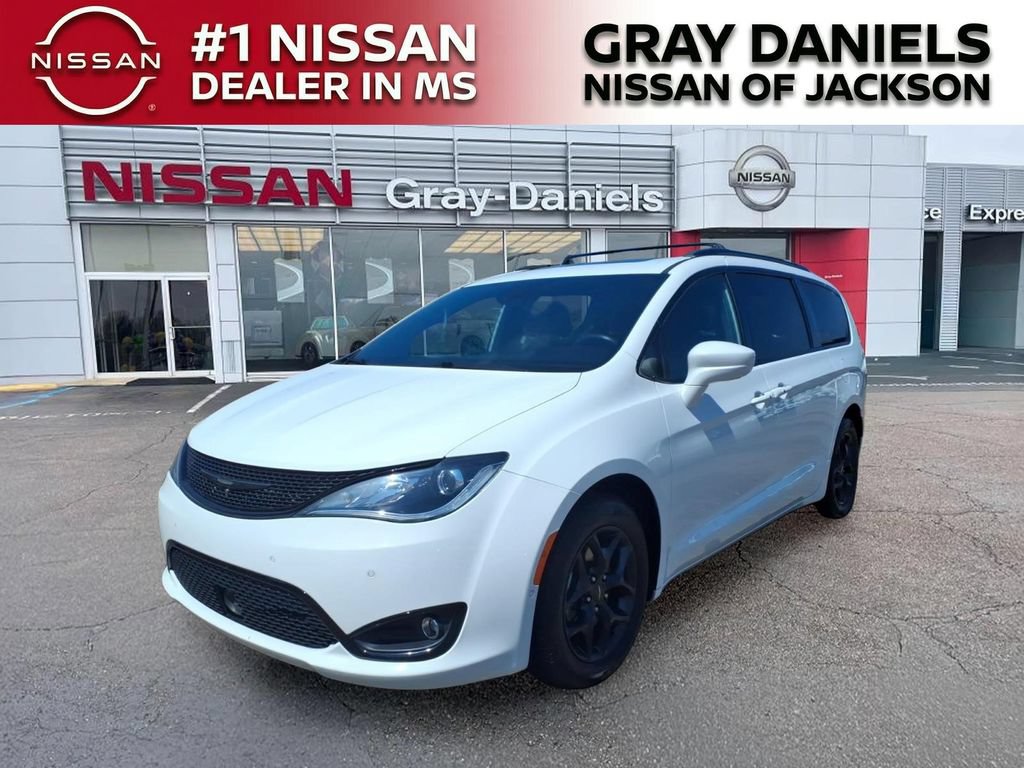 Used 2020 Chrysler Pacifica Touring-L Plus FWD image 3