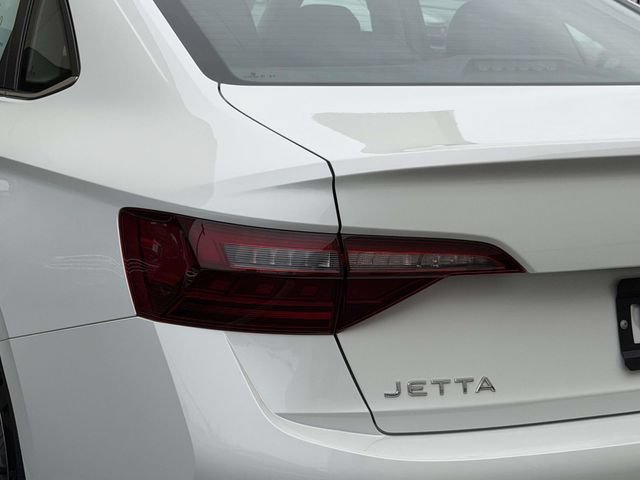 Certified 2023 Volkswagen Jetta SE w/ Panoramic Sunroof Package FWD image 11