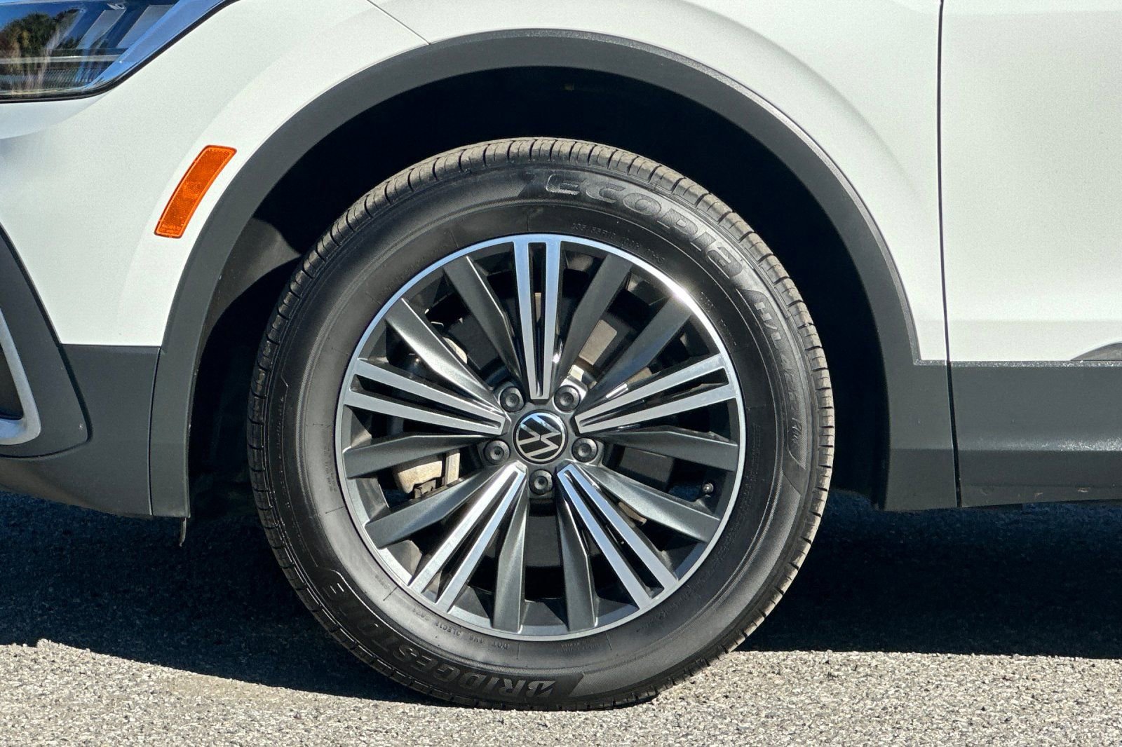 Used 2024 Volkswagen Tiguan Wolfsburg Edition image 24