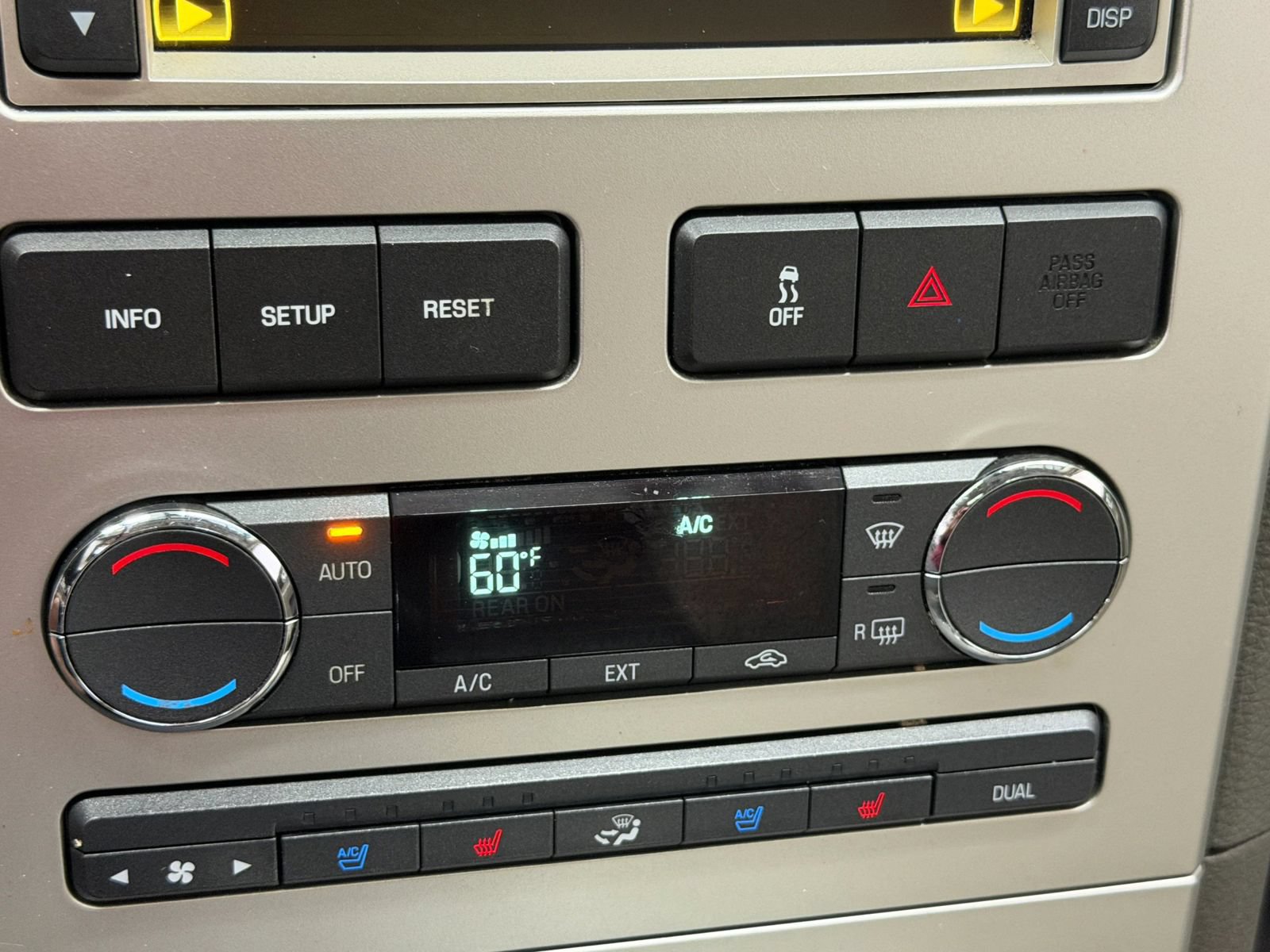 Used 2010 Lincoln MKX 2WD image 29