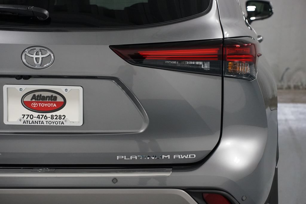 Certified 2026 Toyota Highlander Platinum AWD/4WD image 10