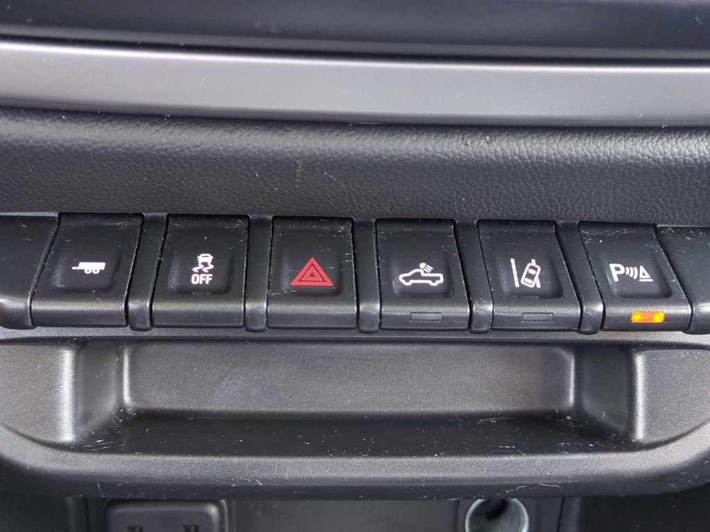 Used 2022 Chevrolet Colorado LT w/ Redline Special Edition RWD image 26