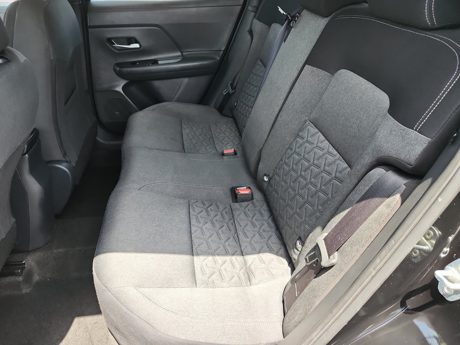 Used 2025 Nissan Kicks SV AWD/4WD image 13