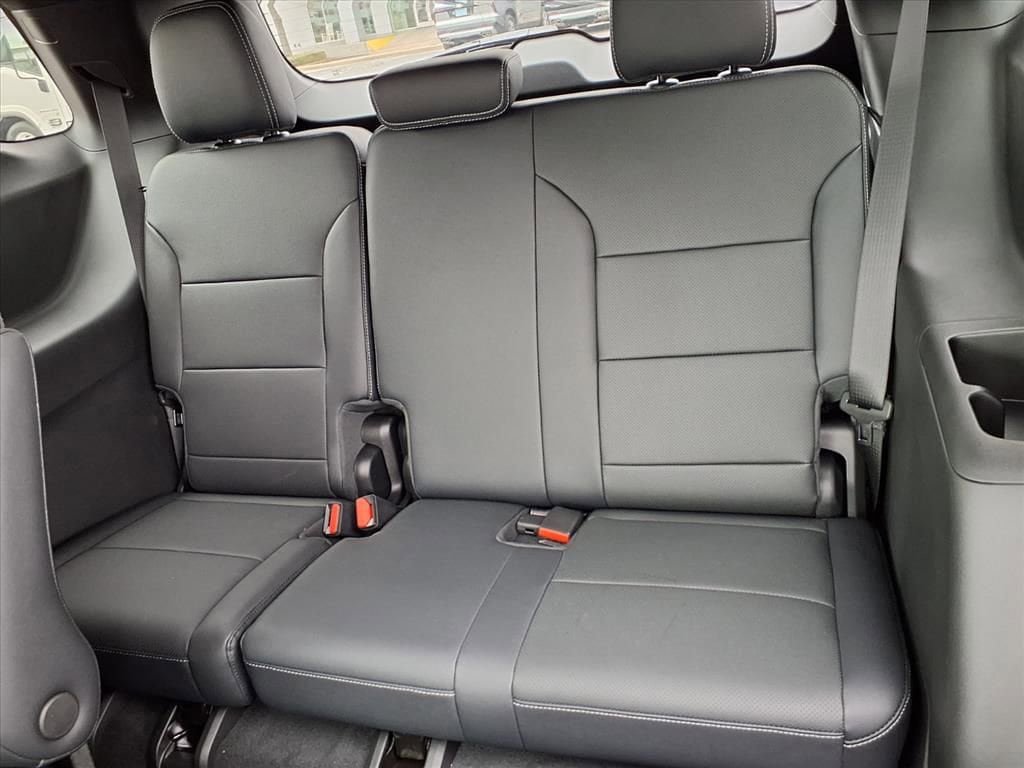 New 2026 Chevrolet Traverse LT w/ Sun and Wheel Package image 12
