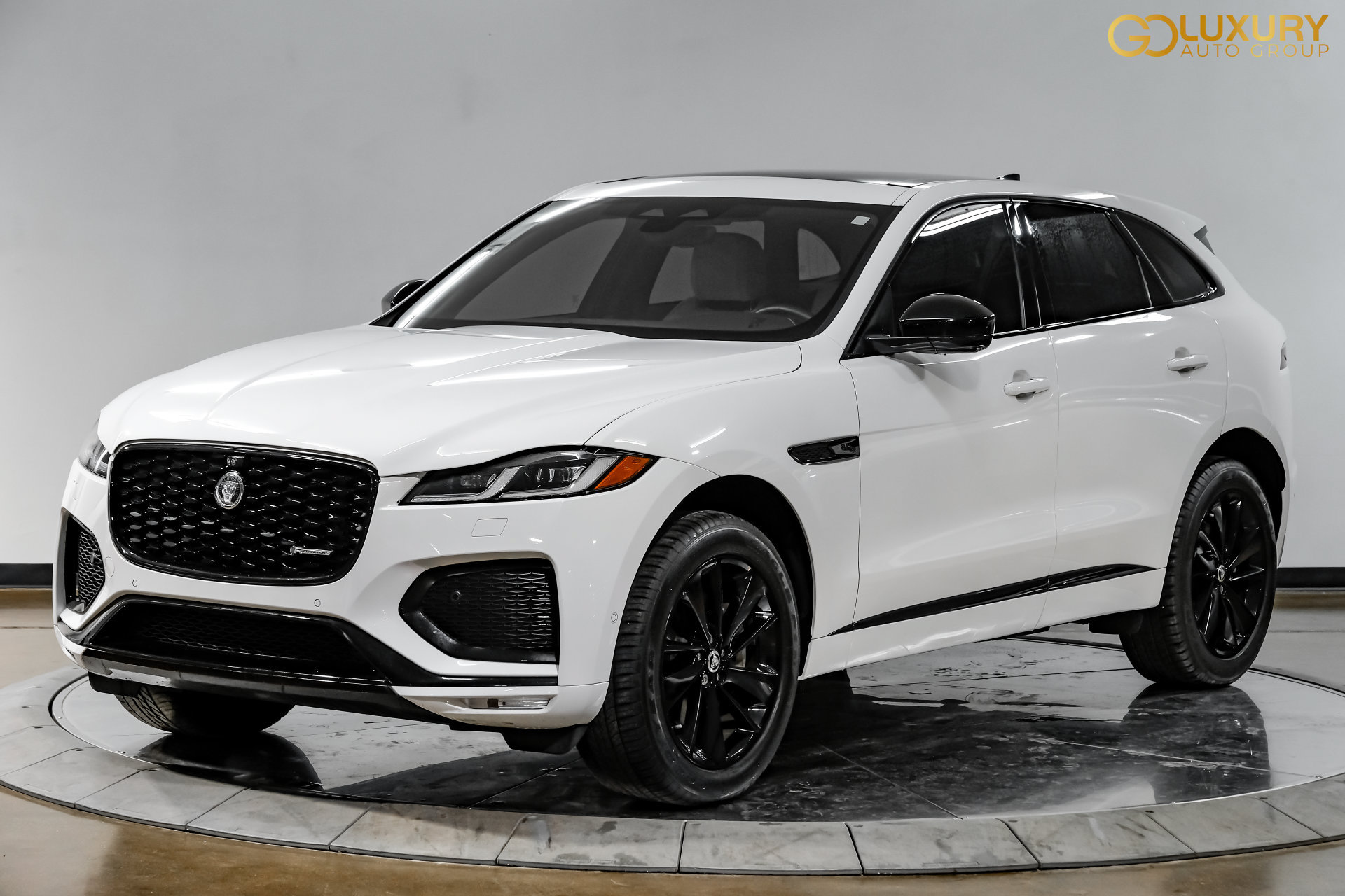Used 2024 Jaguar F-PACE R-Dynamic S AWD/4WD image 8