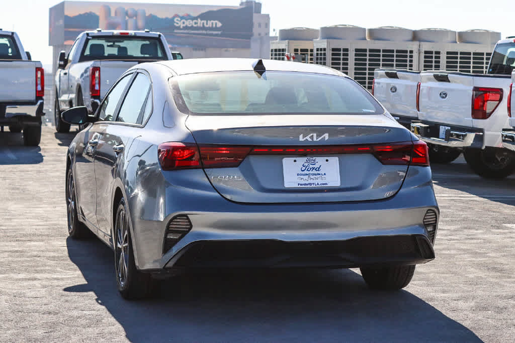 Used 2023 Kia Forte LXS w/ LXS Technology Package FWD image 6