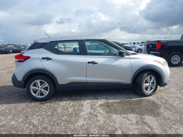 Used 2020 Nissan Kicks S FWD image 12
