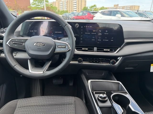 New 2026 Chevrolet Equinox LT w/ Midnight Edition AWD/4WD image 23