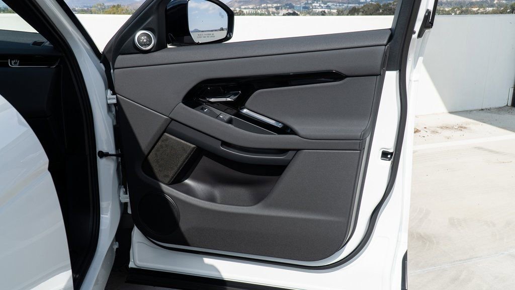 Used 2025 Land Rover Range Rover Evoque S image 20