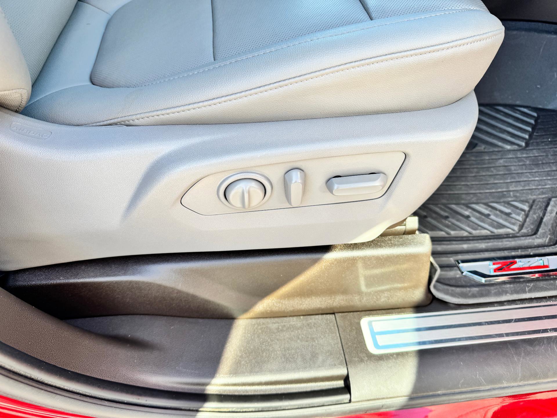 Used 2021 Chevrolet Silverado 1500 LTZ w/ LTZ Premium Package image 18