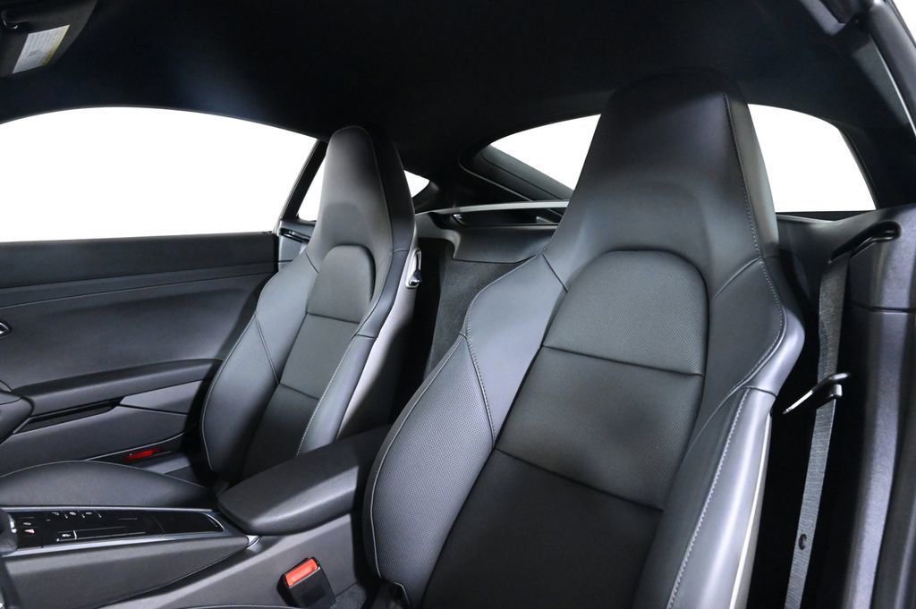 Used 2025 Porsche 718 Cayman image 5