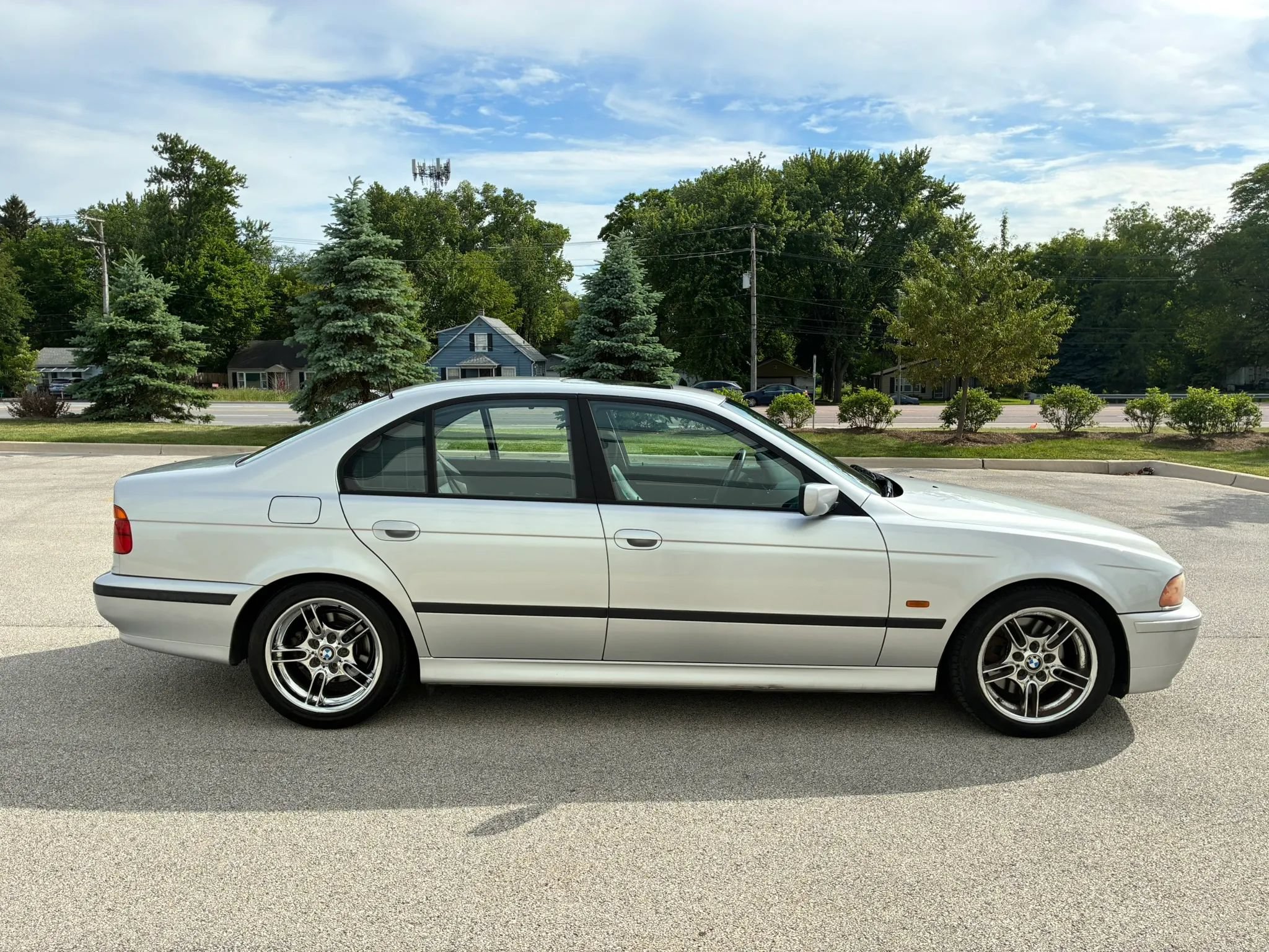 Used 2000 BMW 540i Sedan RWD image 4