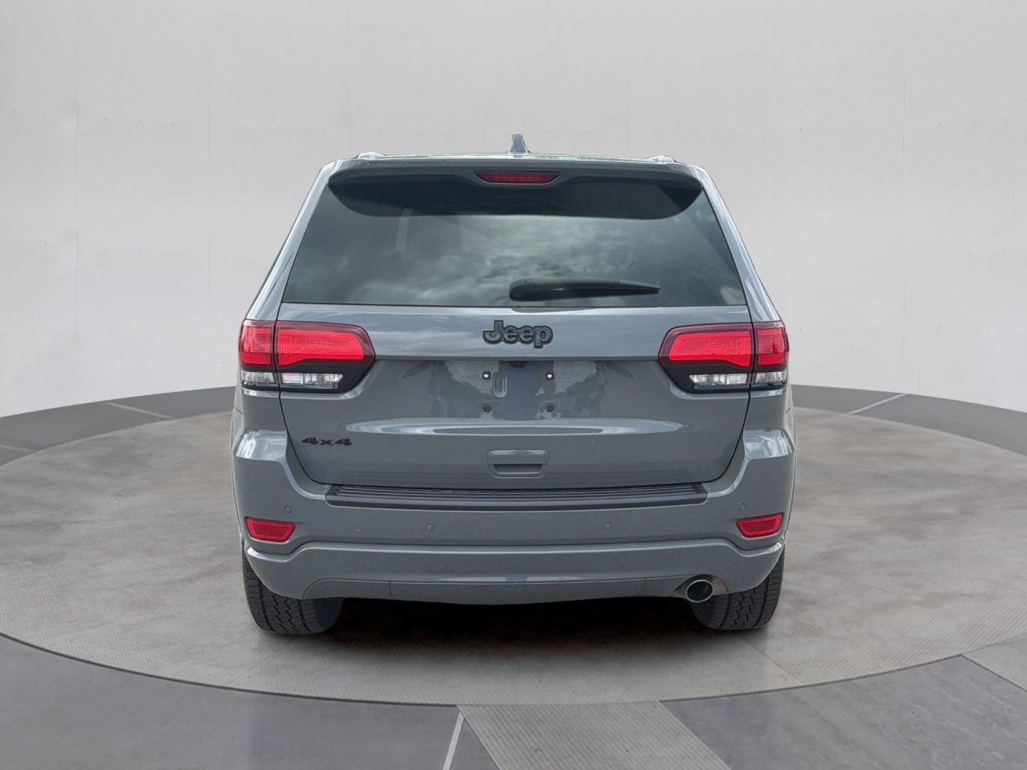 Used 2022 Jeep Grand Cherokee Laredo X AWD/4WD image 5