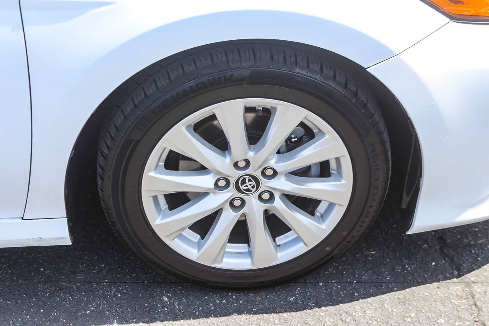 Used 2018 Toyota Camry LE FWD image 12