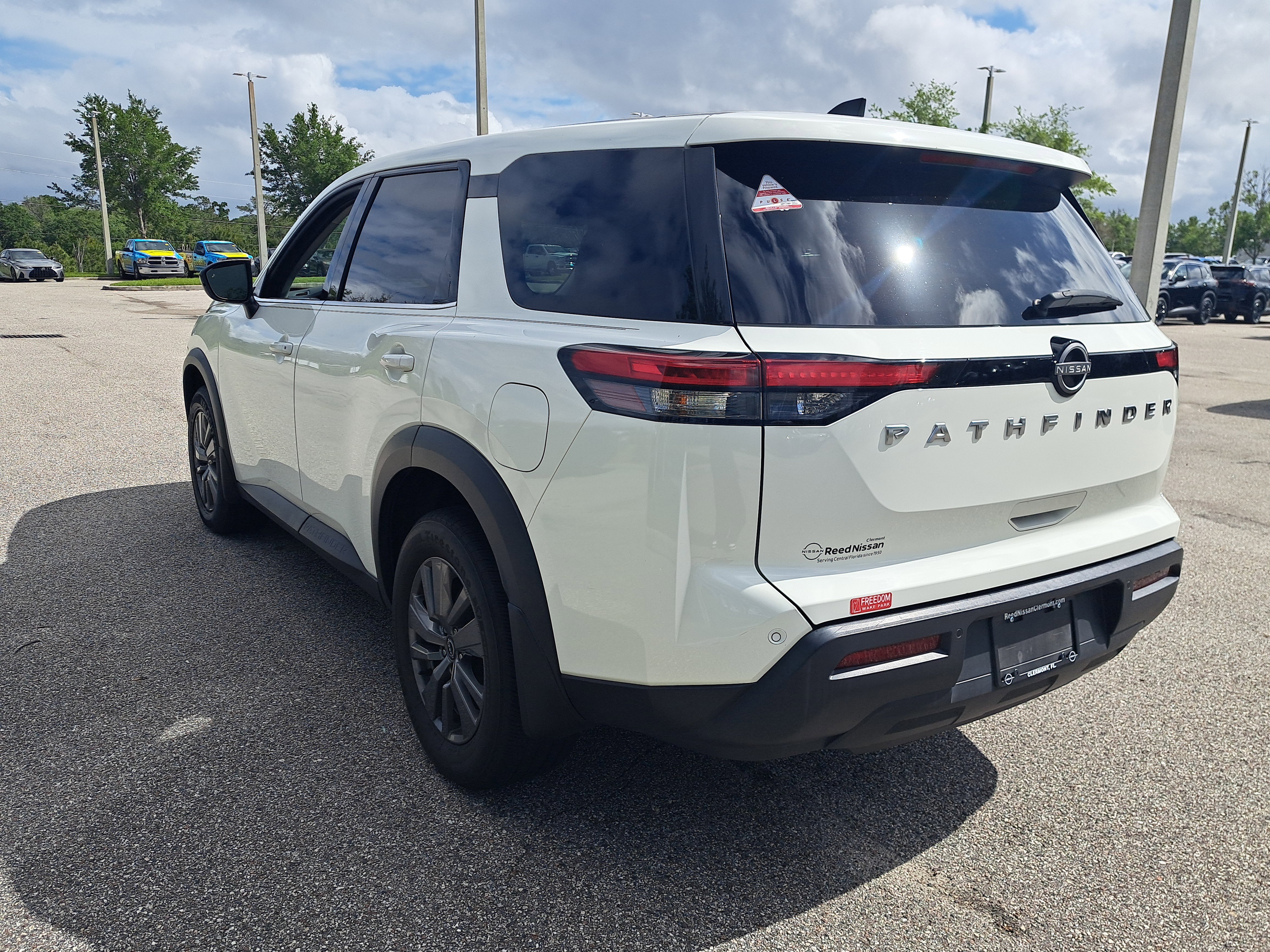 Certified 2023 Nissan Pathfinder S FWD image 7