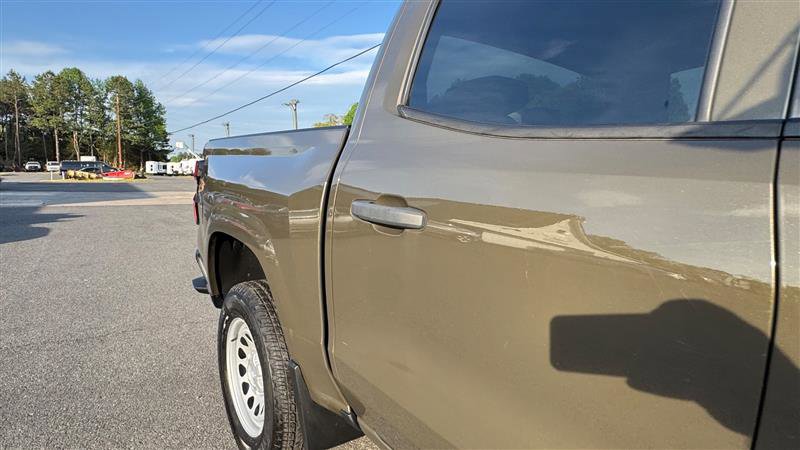 Used 2023 Chevrolet Colorado W/T RWD image 25