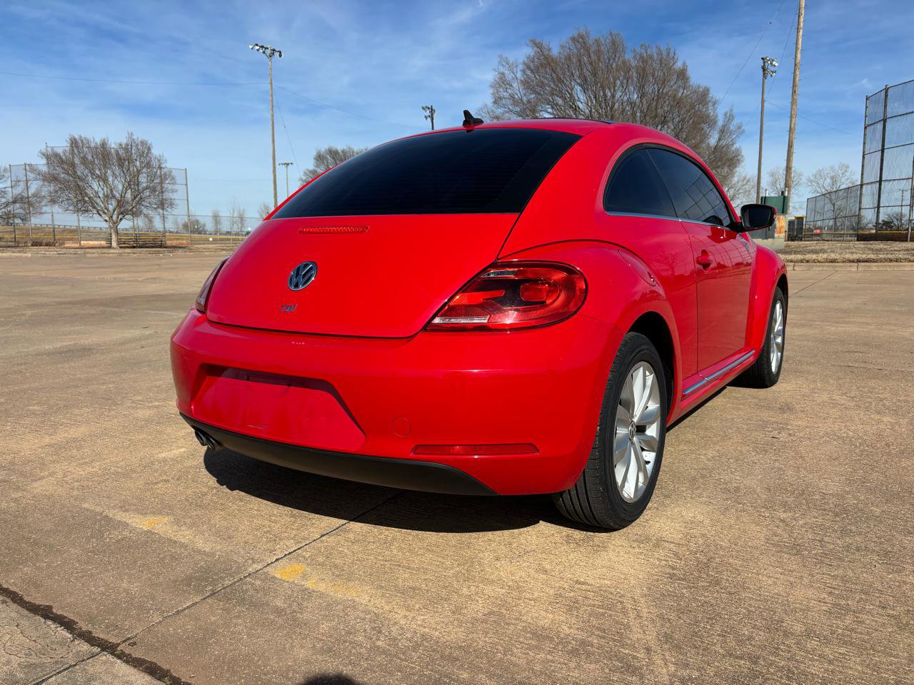 Used 2013 Volkswagen Beetle TDI FWD image 24