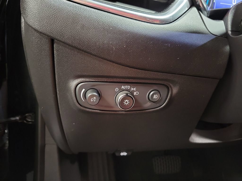 Used 2020 Chevrolet Equinox LT FWD image 22