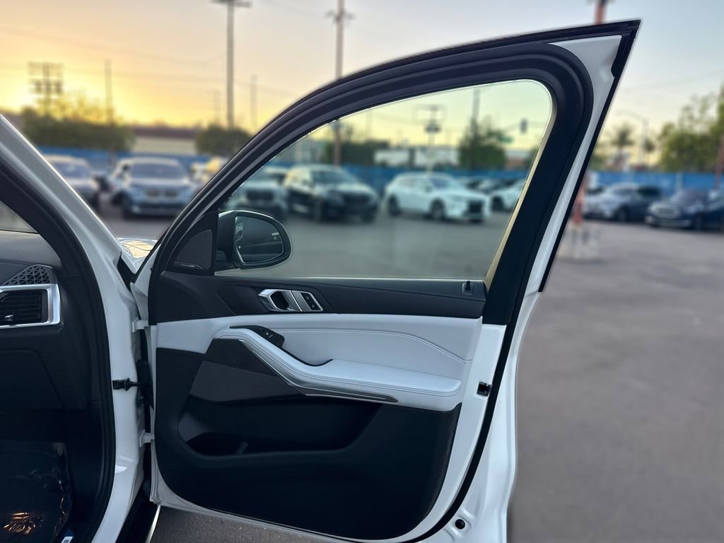 New 2026 BMW X5 sDrive40i image 27