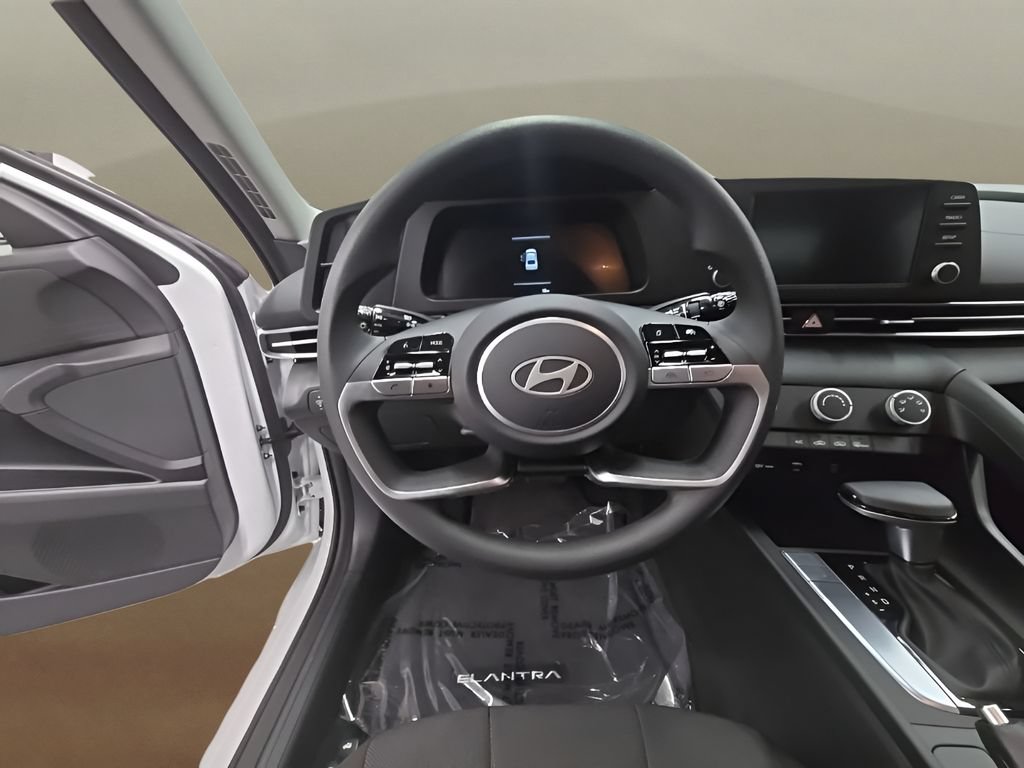 New 2026 Hyundai Elantra SE FWD image 29