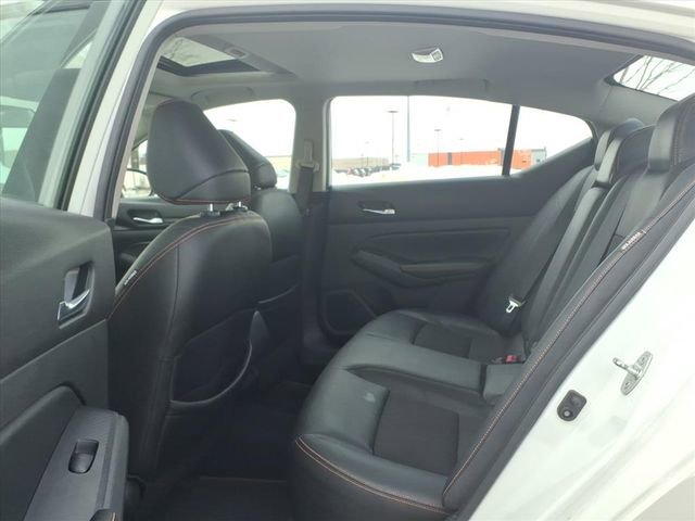 Used 2019 Nissan Altima 2.5 SR w/ SR Premium Package image 14