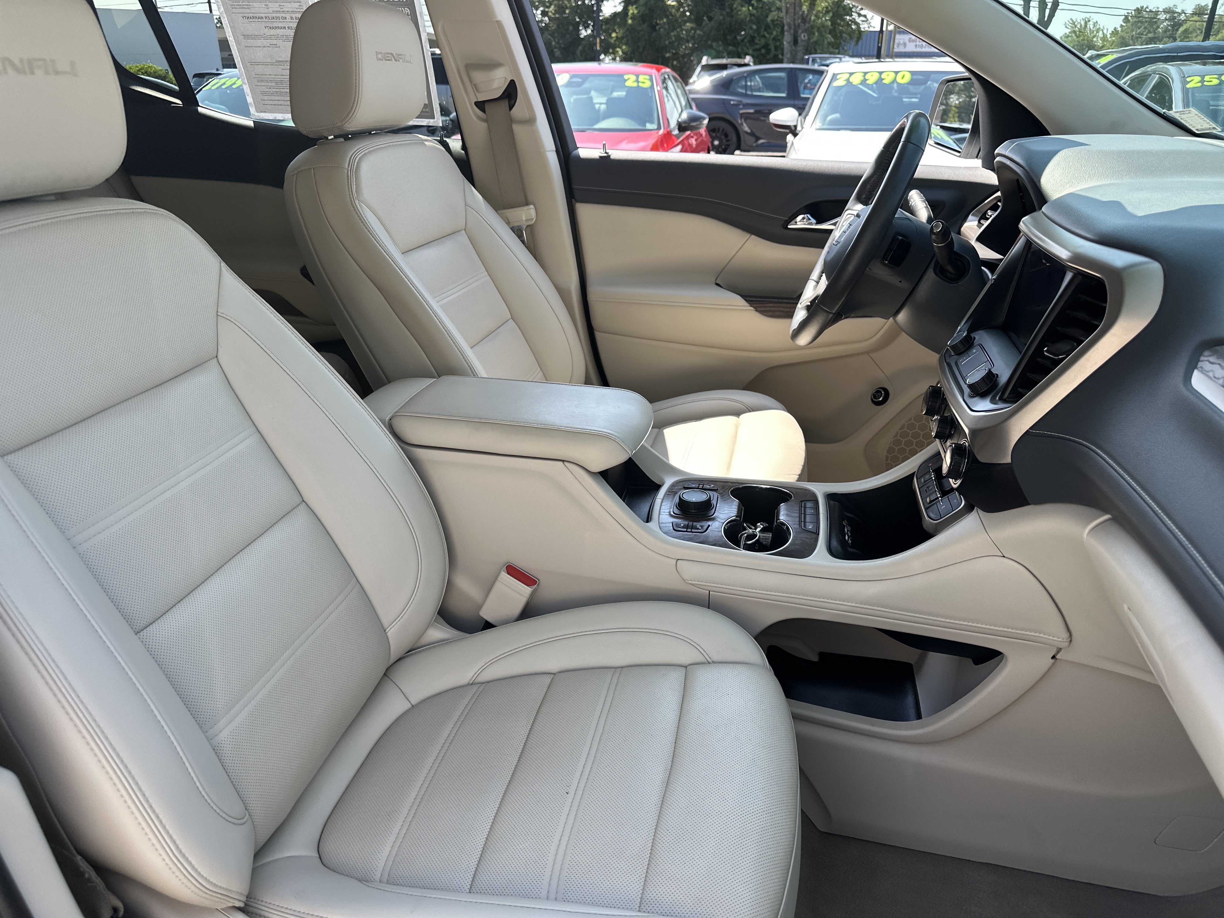 Used 2021 GMC Acadia Denali w/ Denali Technology Package FWD image 6