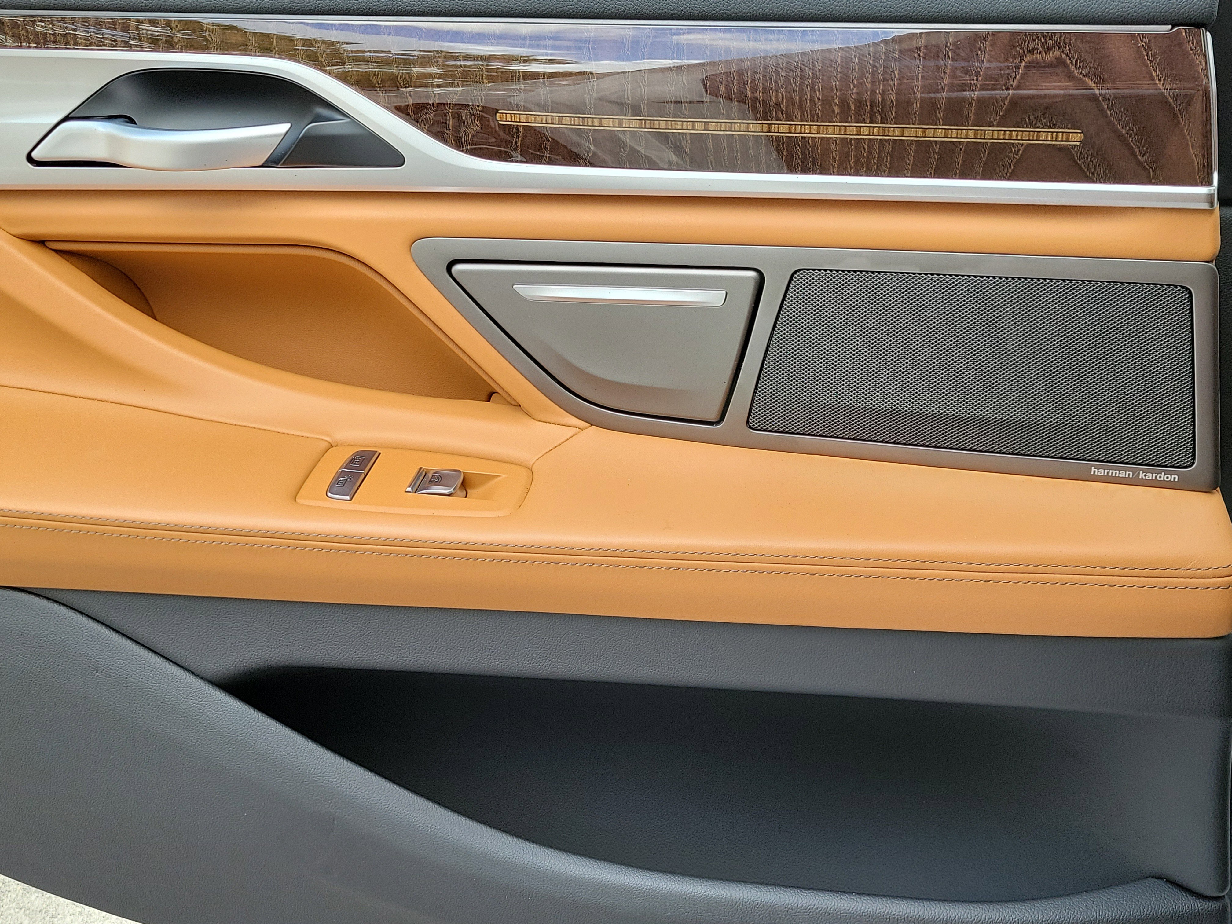 Used 2022 BMW 750i xDrive w/ M Sport Package image 13