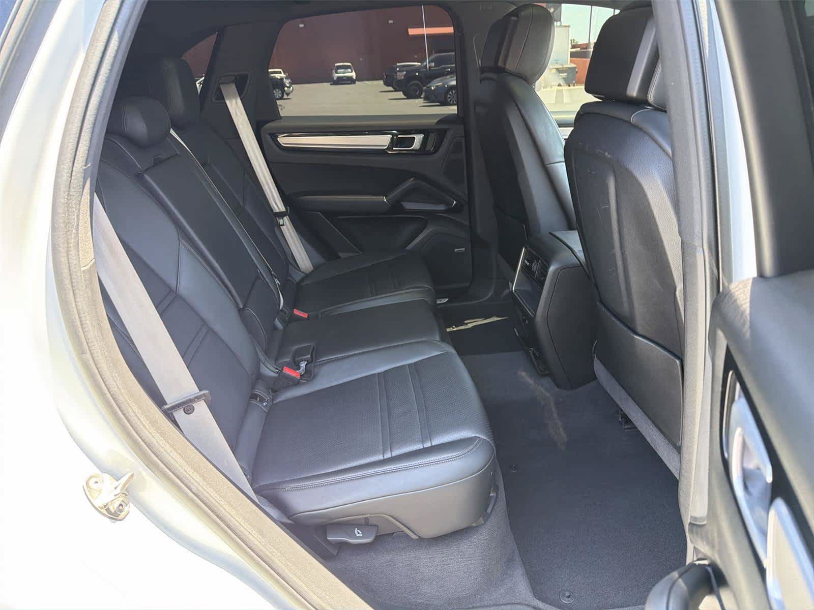 Used 2022 Porsche Cayenne S AWD/4WD image 14