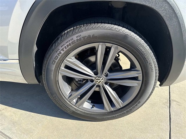 Certified 2022 Volkswagen Atlas Cross Sport SEL R-Line image 7