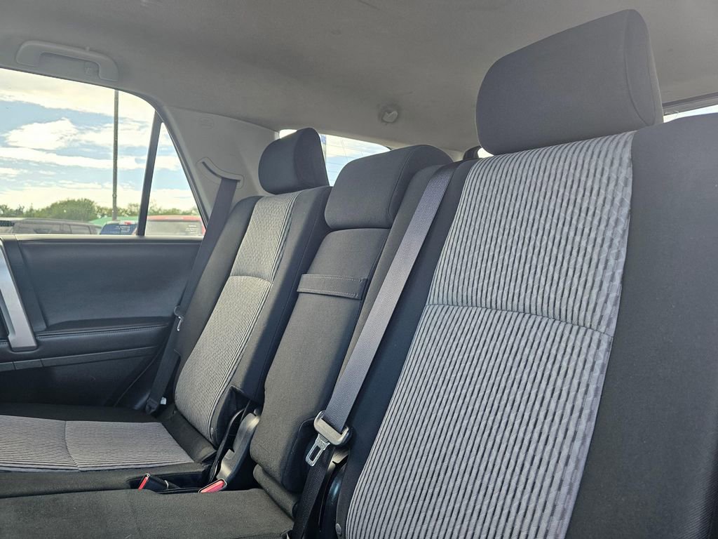 Used 2015 Toyota 4Runner SR5 AWD/4WD image 17
