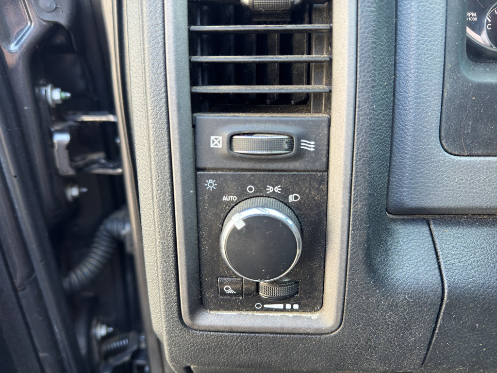 Used 2018 RAM 3500 Tradesman w/ Power & Remote Entry Group RWD image 17