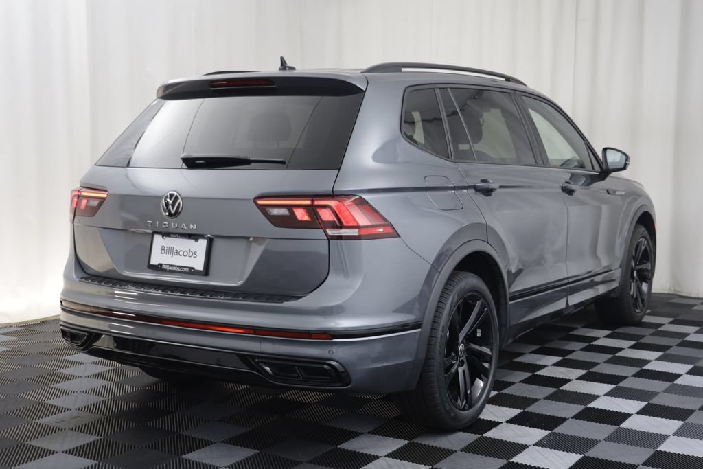 Certified 2023 Volkswagen Tiguan SE R-Line FWD image 16