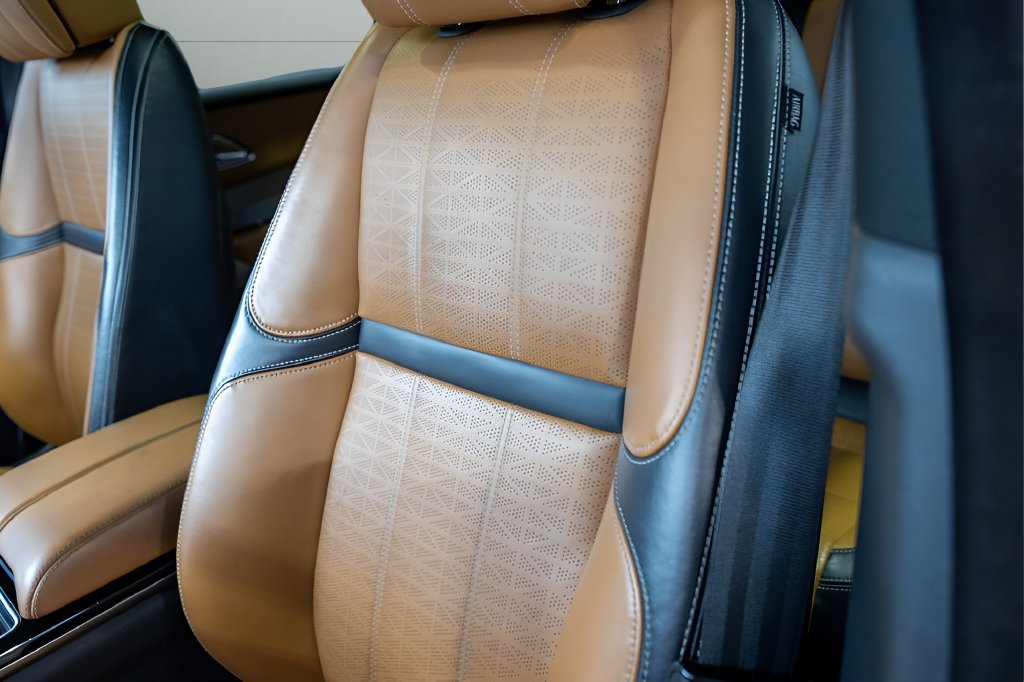 Used 2019 Land Rover Range Rover Velar R-Dynamic SE AWD/4WD image 44
