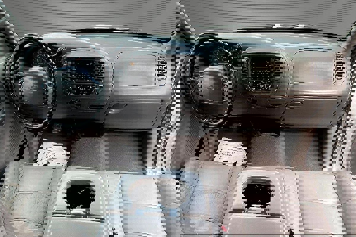 Used 2001 Ford F150 XL image 8