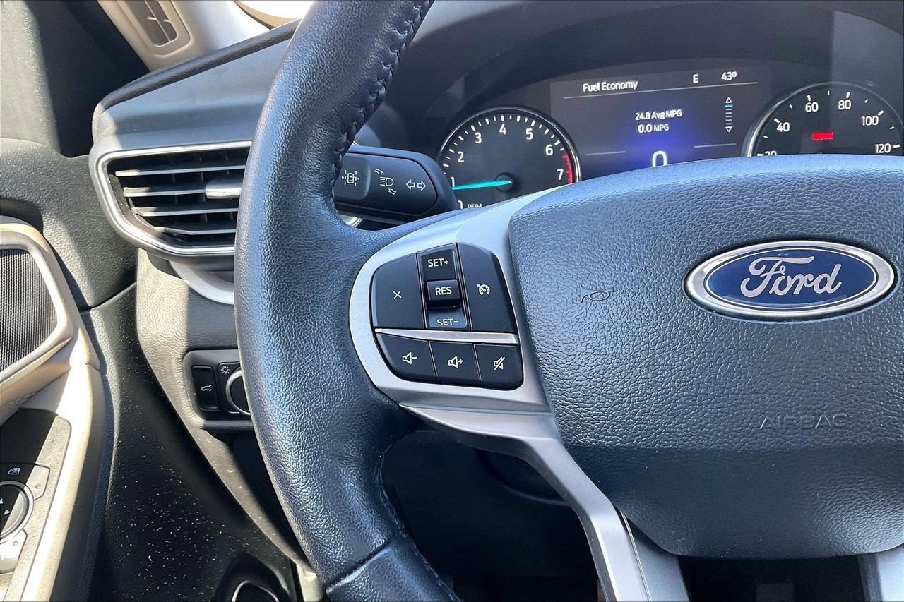 Used 2024 Ford Explorer XLT w/ Equipment Group 202A image 29