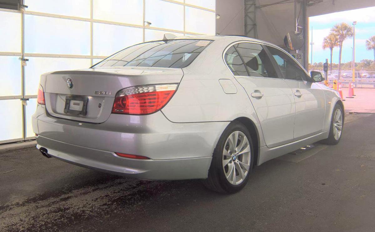 Used 2010 BMW 528i Sedan RWD image 4