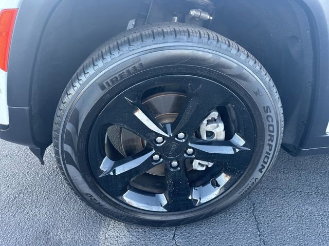 Used 2023 Jeep Grand Cherokee L Limited w/ Luxury Tech Group II image 42