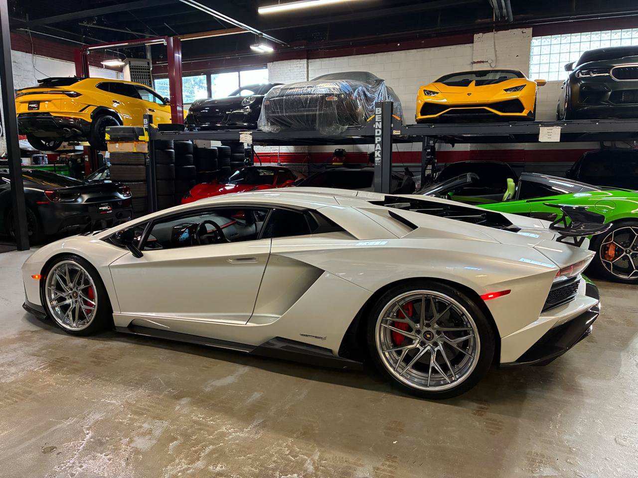 Used 2017 Lamborghini Aventador S AWD/4WD image 17