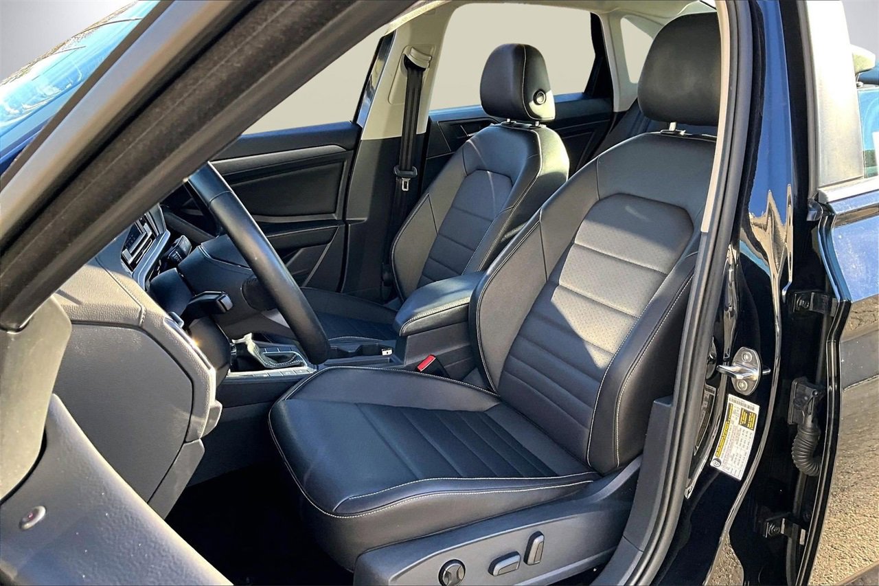 Used 2024 Volkswagen Jetta SE image 20