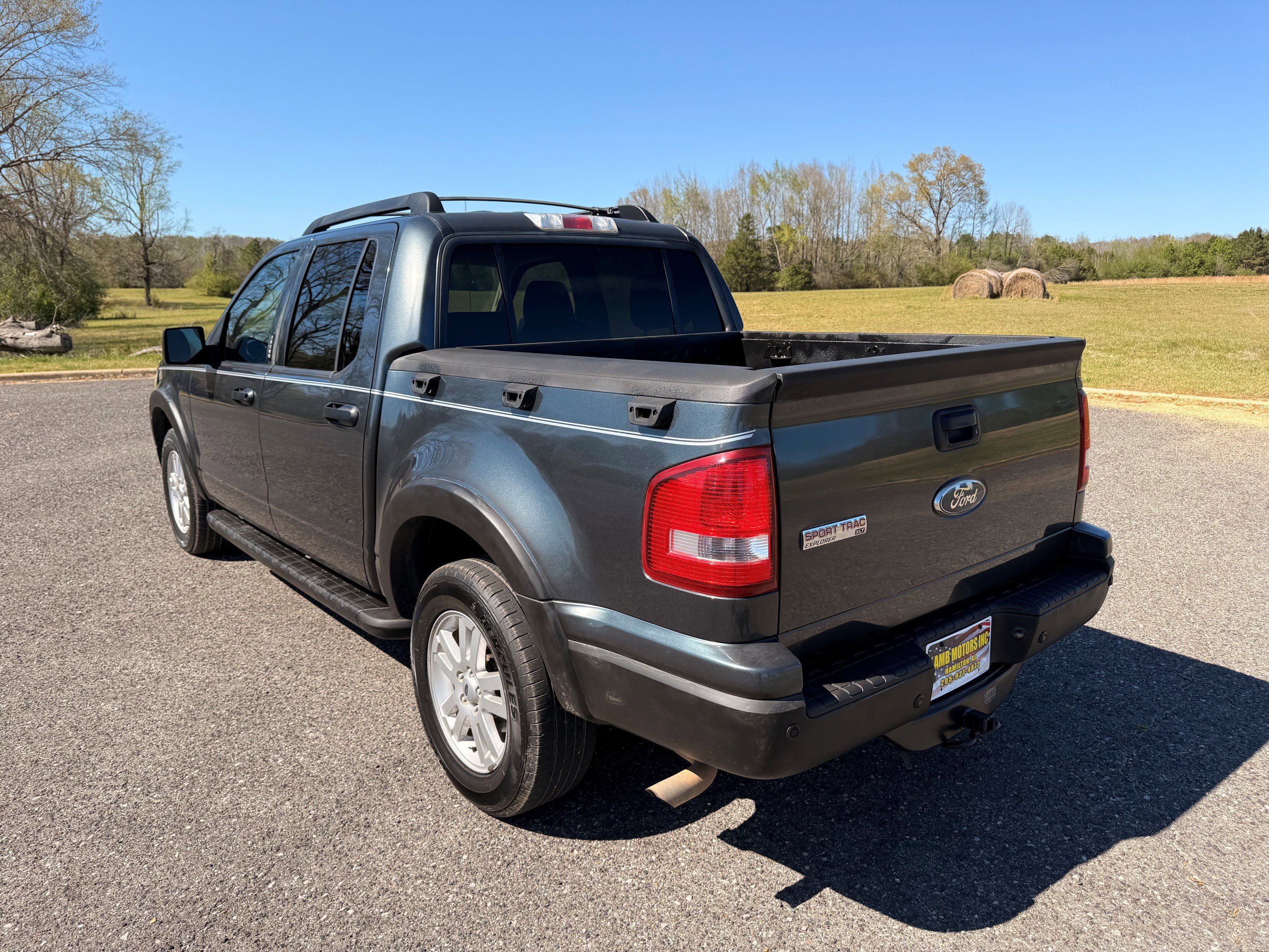 Used 2010 Ford Explorer Sport Trac XLT image 3