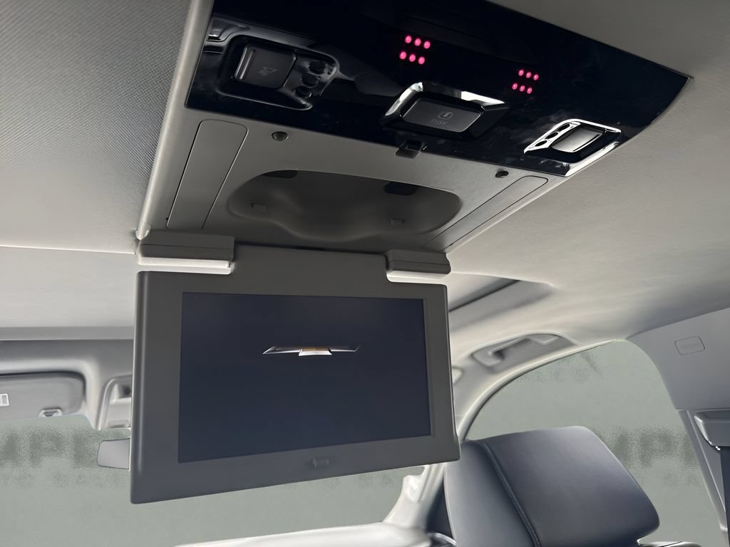Used 2020 Chevrolet Suburban Premier AWD/4WD image 15