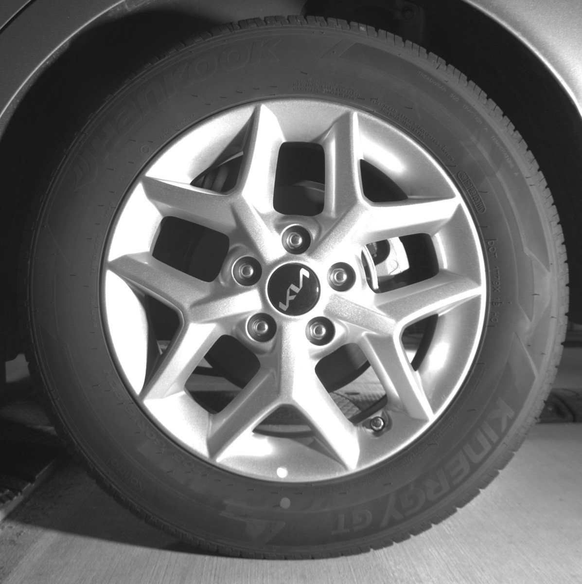 Used 2025 Kia Soul LX w/ LX Technology Package FWD image 14