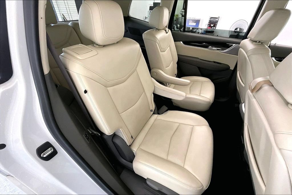 Used 2020 Cadillac XT6 Premium Luxury FWD image 35
