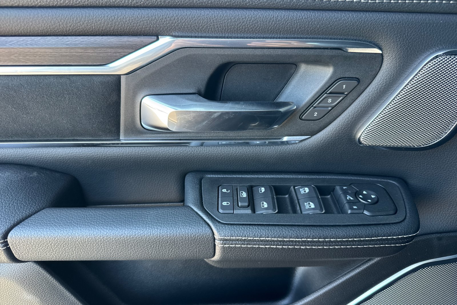 New 2026 RAM 1500 Laramie w/ Night Edition AWD/4WD image 10