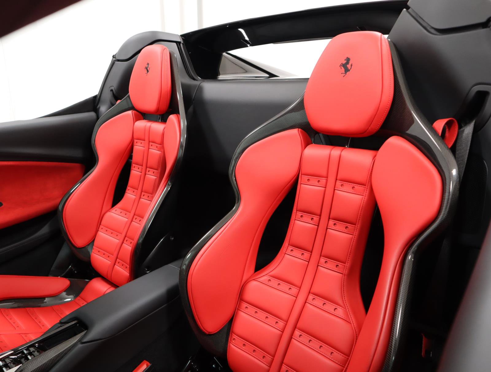 Used 2025 Ferrari 296 GTS RWD image 18