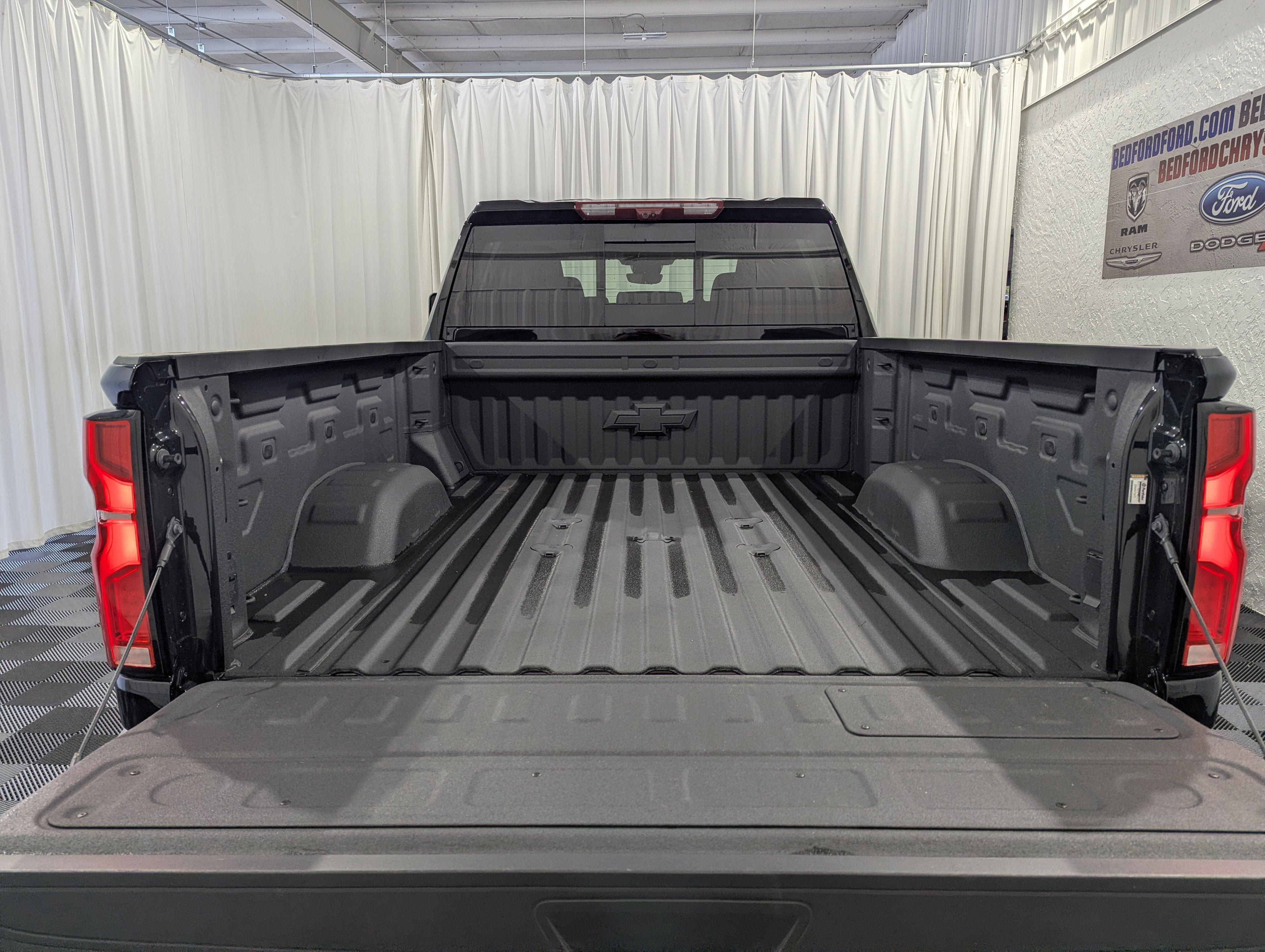 Used 2025 Chevrolet Silverado 2500 LTZ w/ LTZ Plus Package AWD/4WD image 12