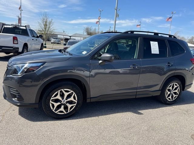 Used 2023 Subaru Forester Premium AWD/4WD image 3