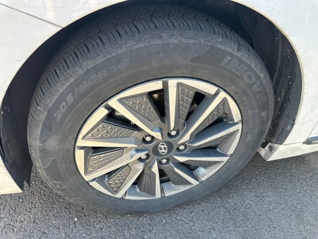 Used 2020 Hyundai Ioniq Limited FWD image 10