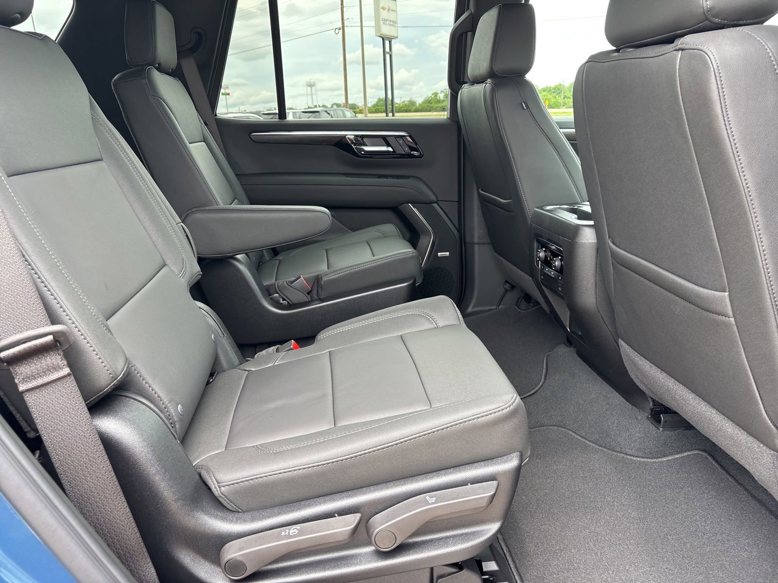 New 2026 Chevrolet Tahoe LT w/ Comfort Package AWD/4WD image 21